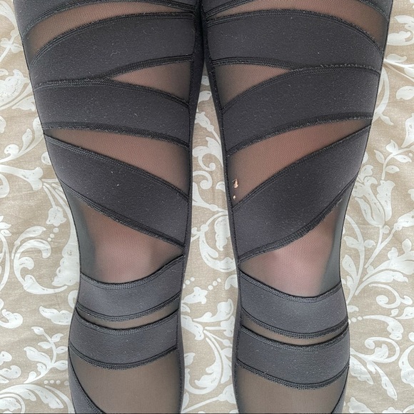 lululemon *limited edition* Tech Mesh High Times - Picture 8 of 9